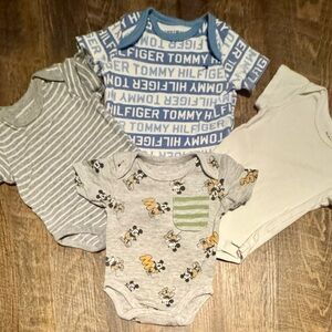 Baby Tommy Hilfiger, Disney Bodysuits Collection 0-3 m